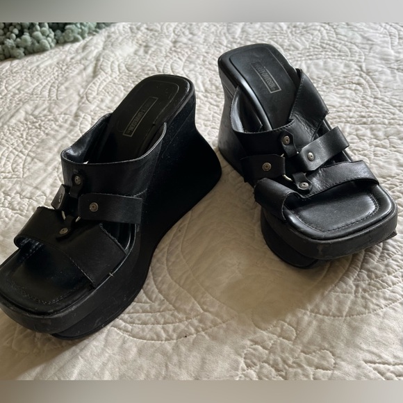 Harley-Davidson Shoes - Harley-Davidson Platform Sandals. Black with Metal Accents. Size US 8/EU 39
